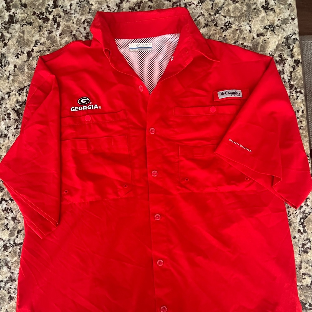 Columbia UGA Bulldogs PFG vented button up
